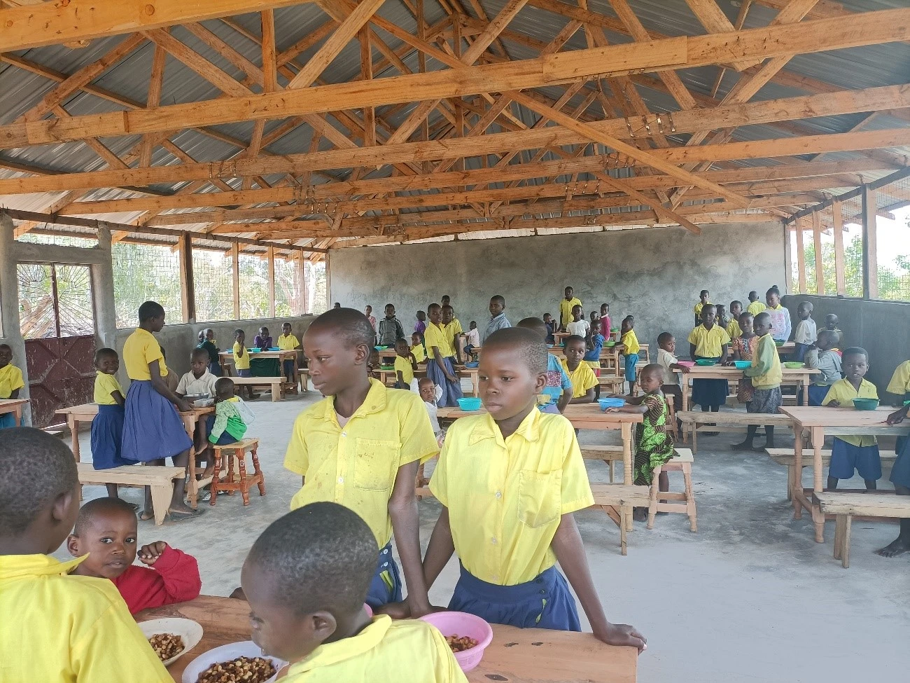 Docentes de diversas áreas de rehabilitación en una instancia de colaboración internacional para proyectos en Kenia.